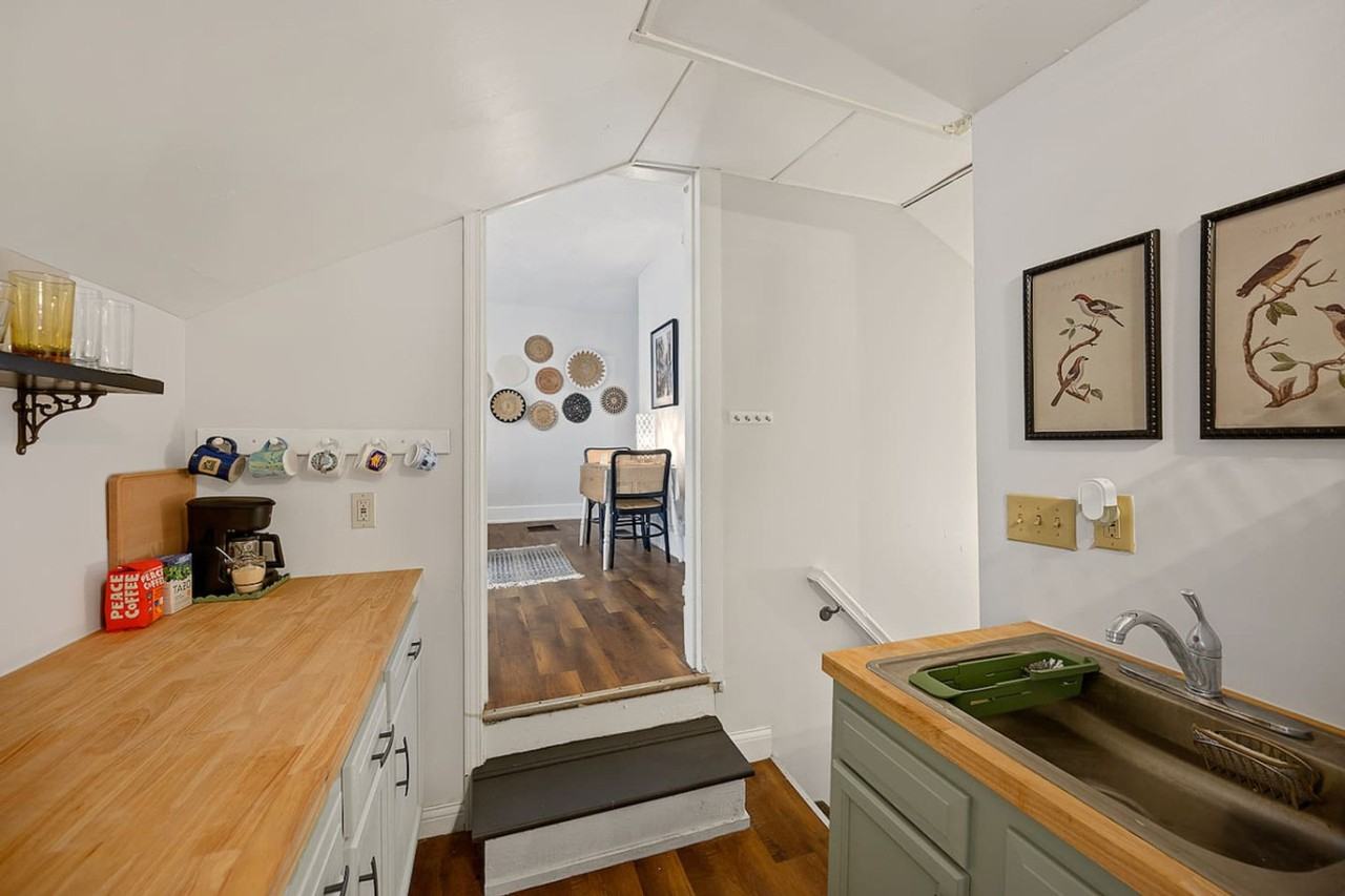 5651 Ridge Ave #1384096P - Photo 3 of 15