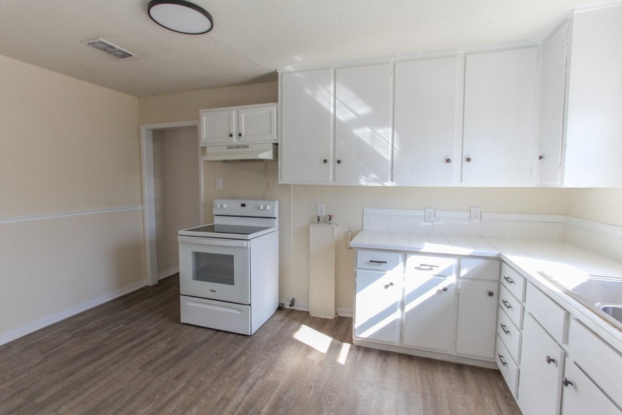 1506 Kentucky Way - Photo 3 of 23