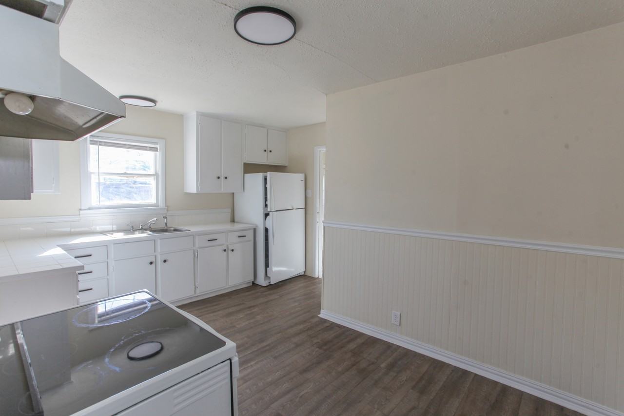 1506 Kentucky Way - Photo 6 of 23