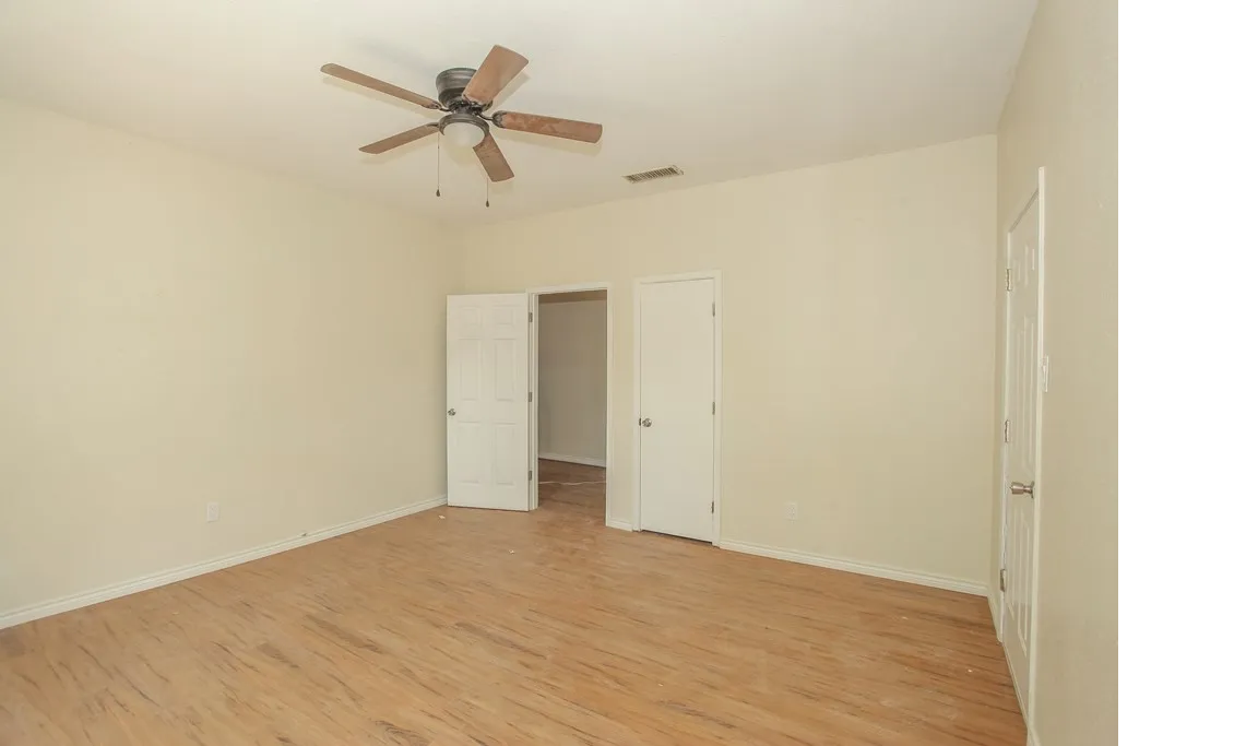 1800 S Main St - Photo 2 of 11