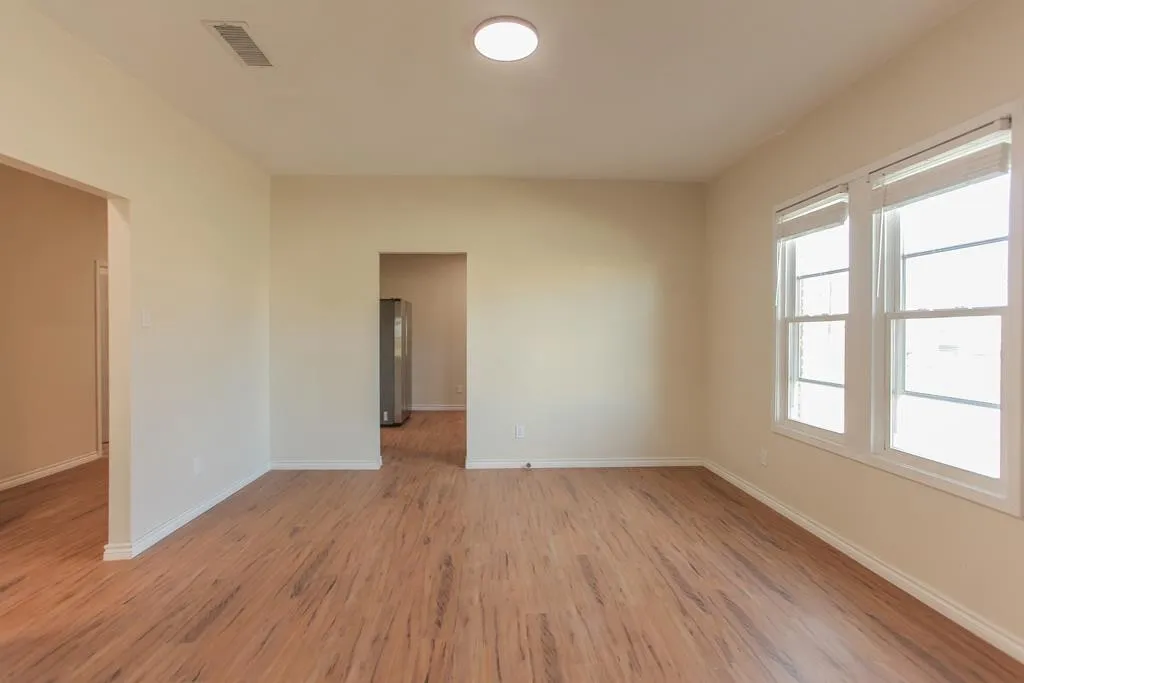 1800 S Main St - Photo 7 of 11