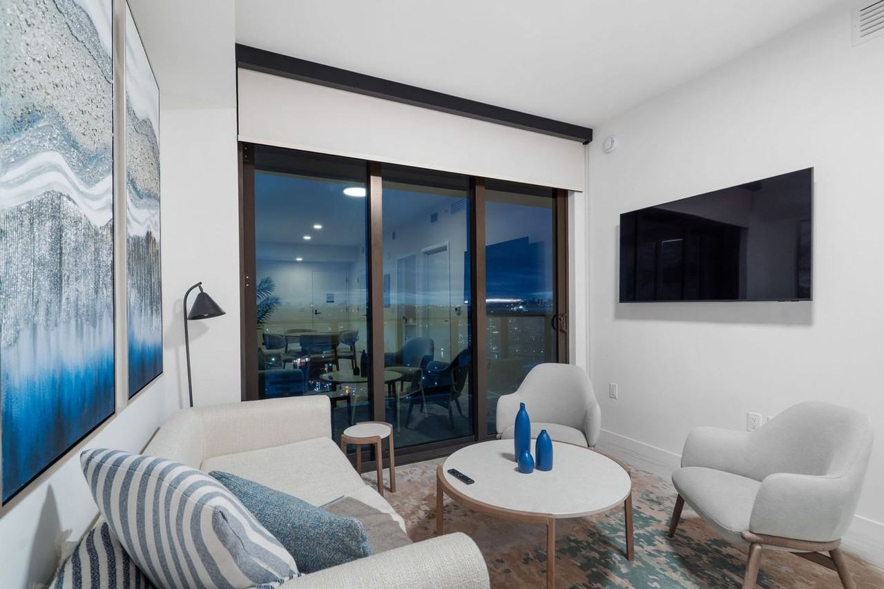 7144 Byron Ave #1376608P - Photo 2 of 35