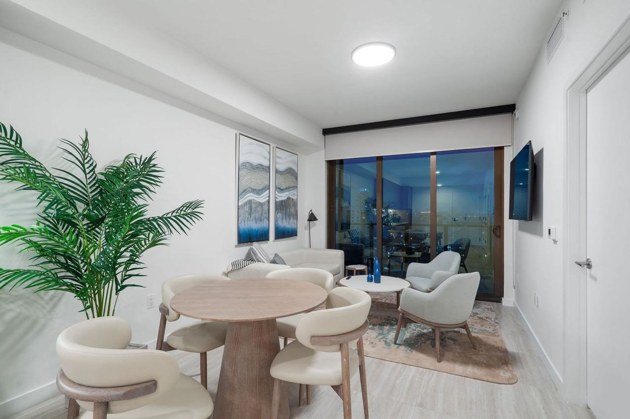 7144 Byron Ave #1376608P - Photo 3 of 35