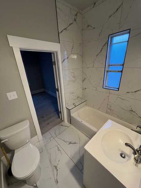 204 E Water St - Photo 2 of 26