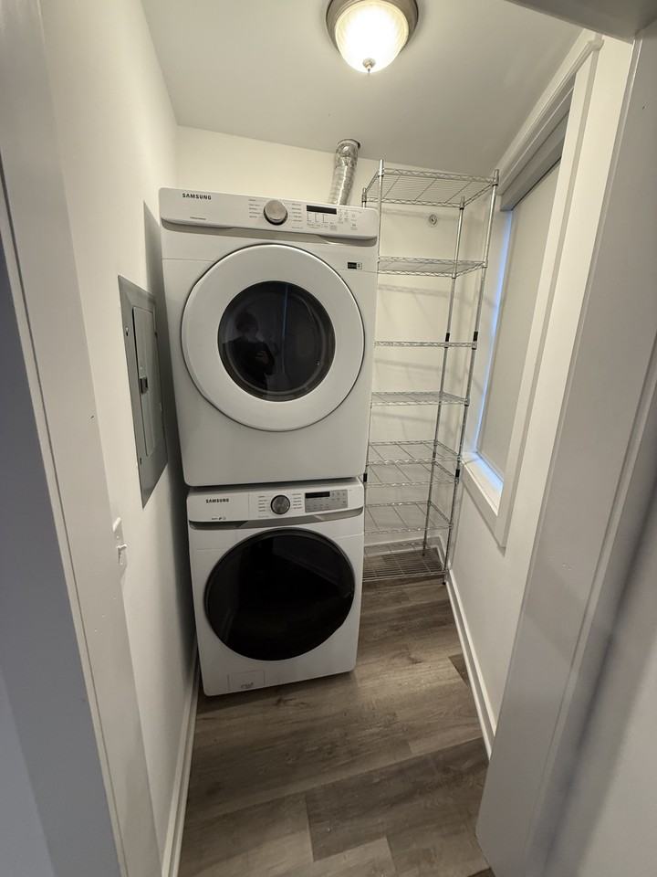 108 N Division St #201 - Photo 5 of 7