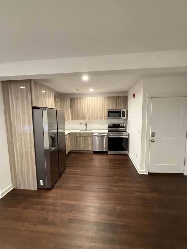 108 N Division St #201 - Photo 6 of 7