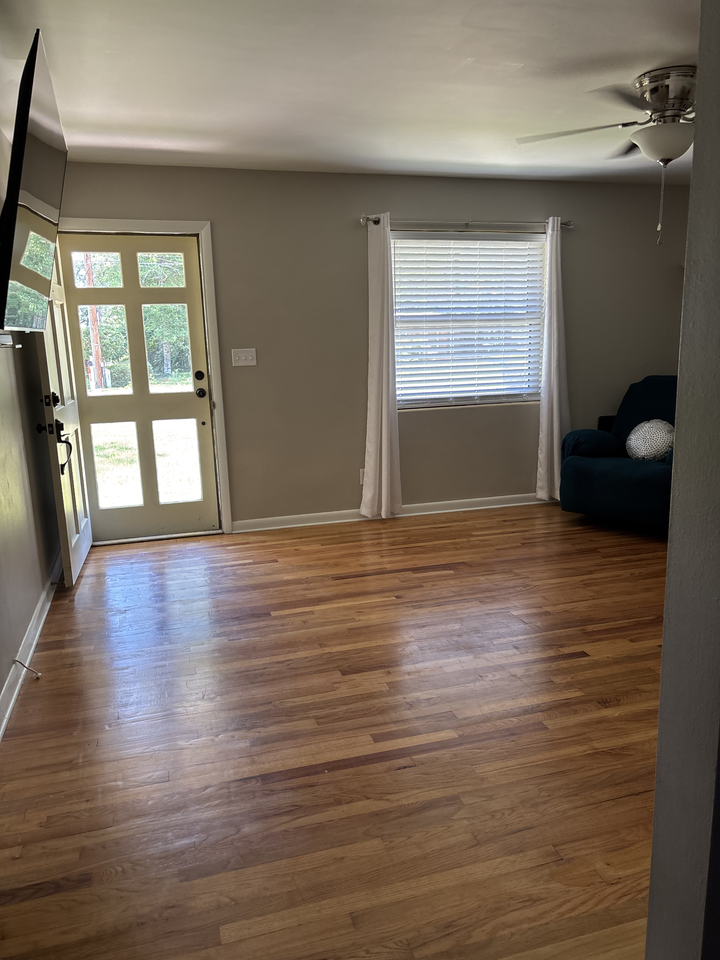 2212 Croydon Dr - Photo 3 of 23