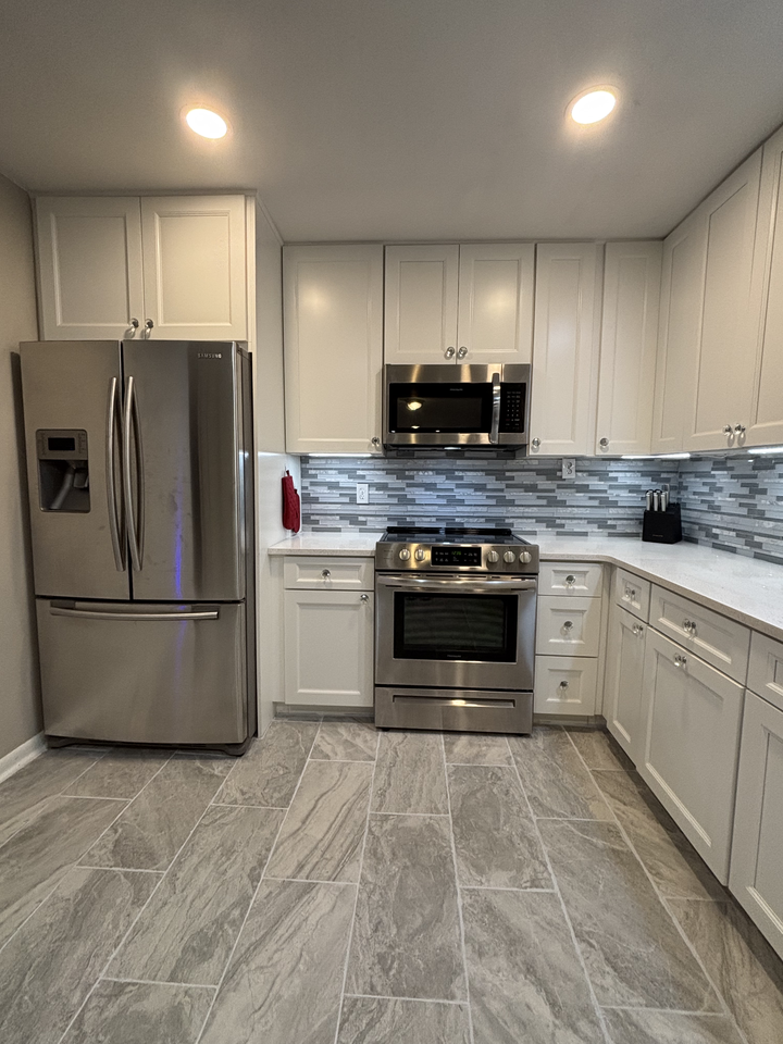 2212 Croydon Dr - Photo 2 of 23