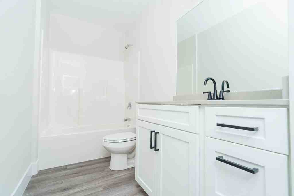 115 Ne Front St #206 - Photo 2 of 2