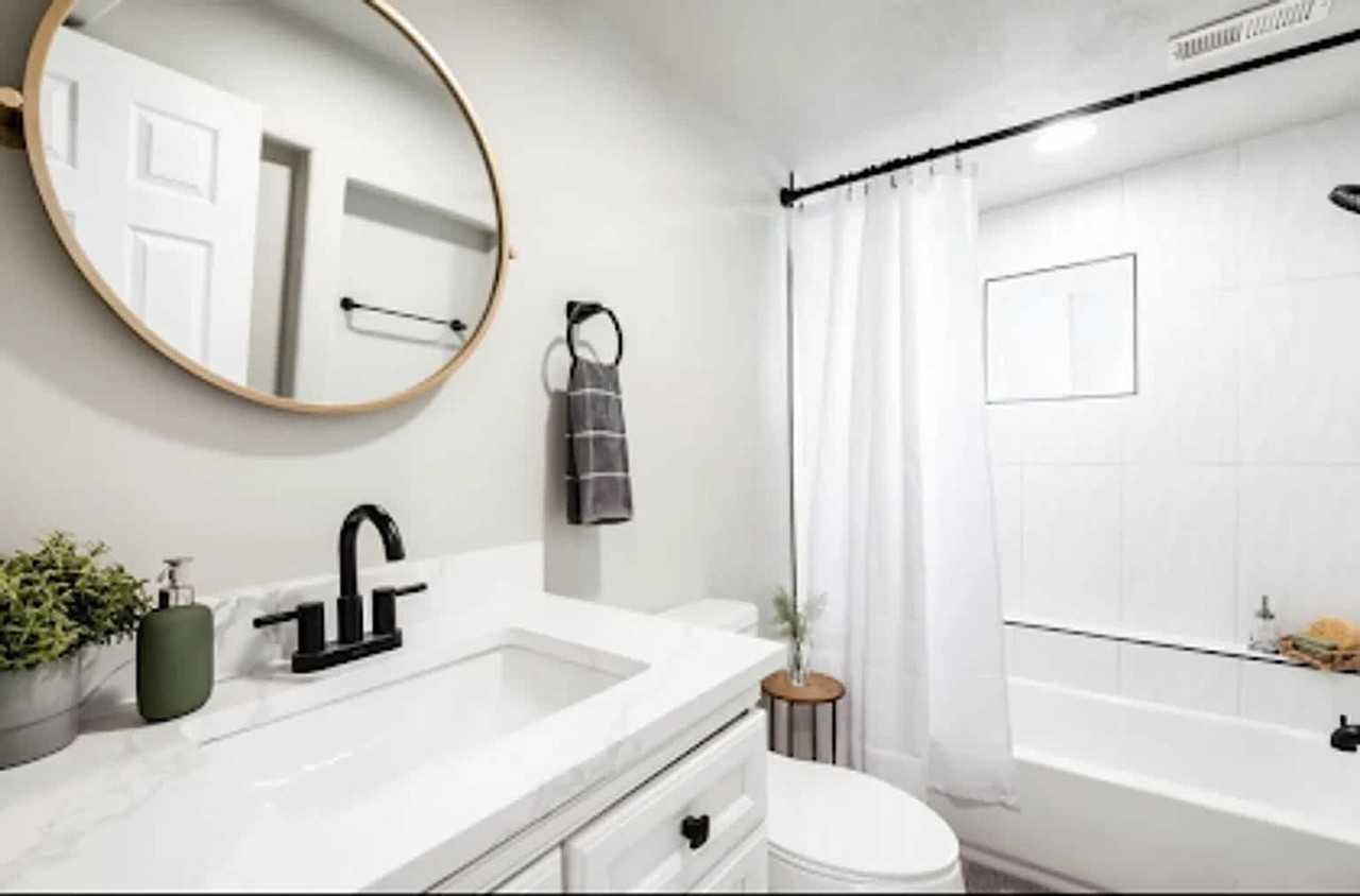 437 N 700 W #1389253P - Photo 5 of 25