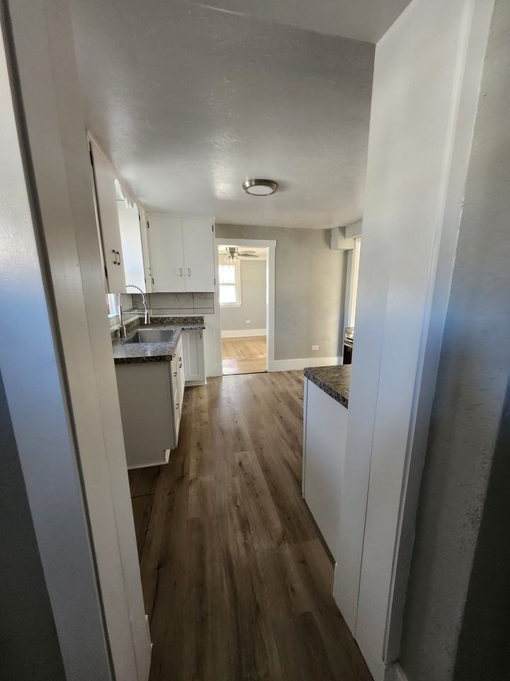 811 Ridge Ave - Photo 2 of 18