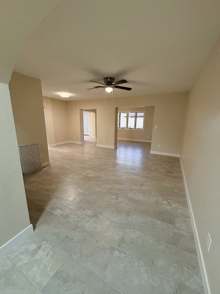 8626 W Greenbrian Dr - Photo 6 of 24