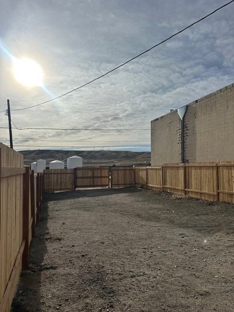 922 W Cedar St - Photo 6 of 10