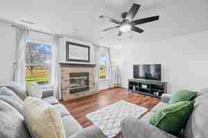 featured image of 2386 Meadow Bend Dr