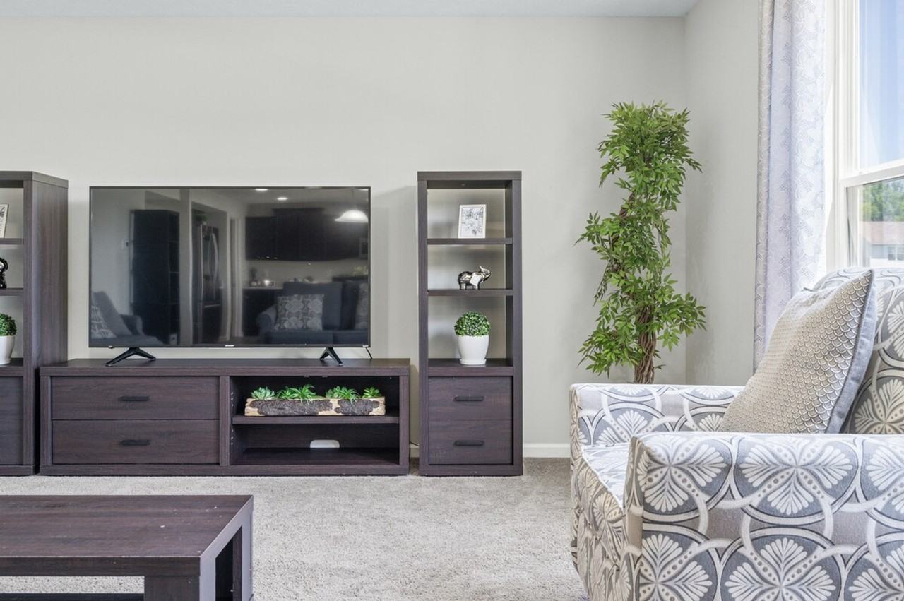 4007 Woodview Dr #1397951P - Photo 4 of 46