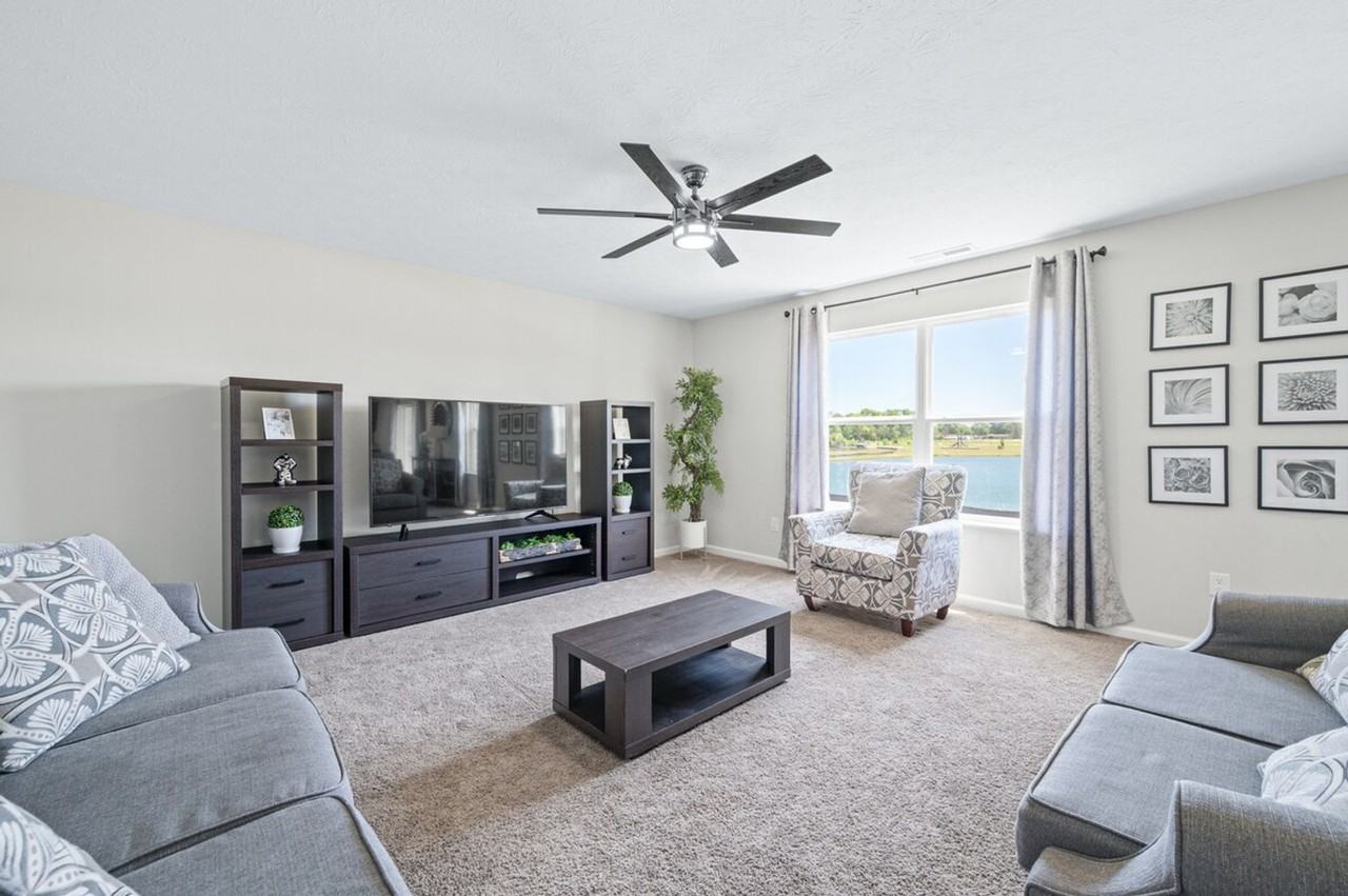 4007 Woodview Dr #1397951P - Photo 5 of 46