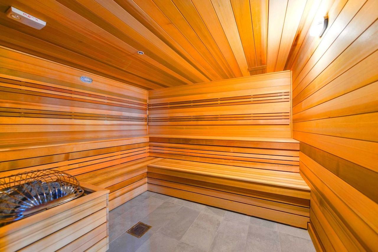 239 Sw 9th St #1376998P - Photo 4 of 17