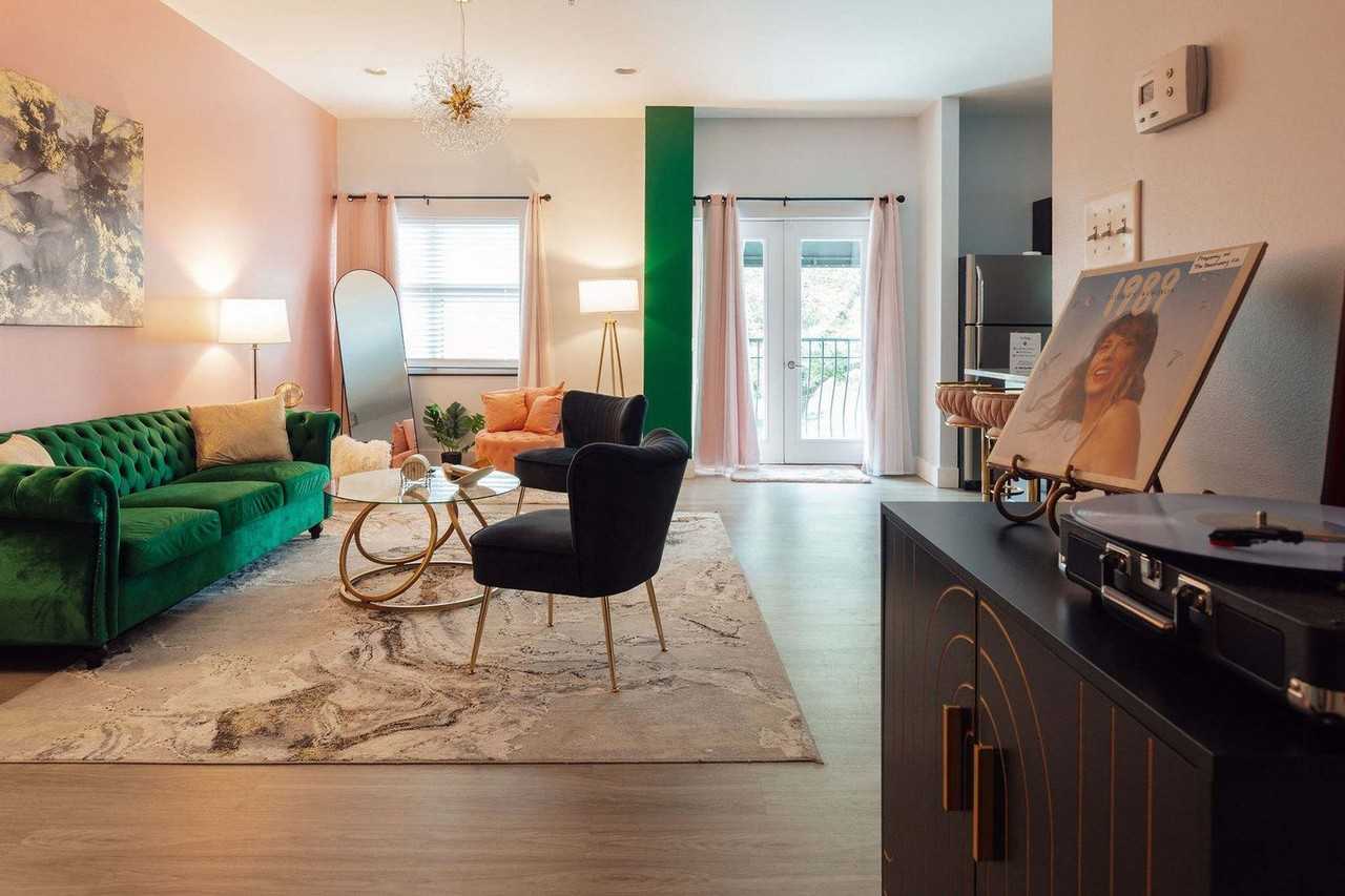 202 East Main Street - Photo 4 of 30