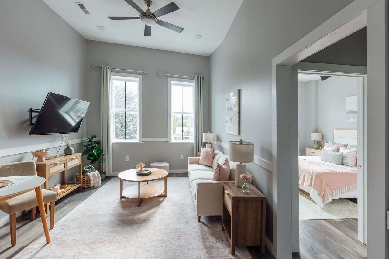 117 Spring St #1397972P - Photo 3 of 27