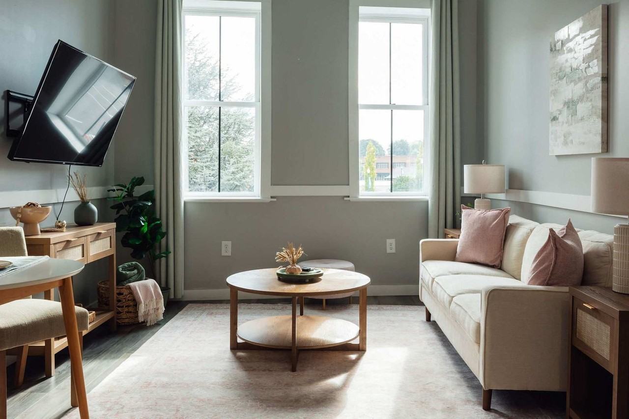 117 Spring St #1397972P - Photo 4 of 27