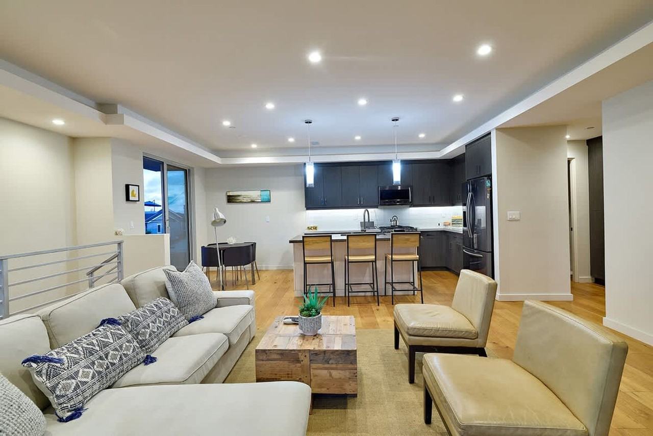 2310 Edinburg Ave #1407021P - Photo 4 of 31