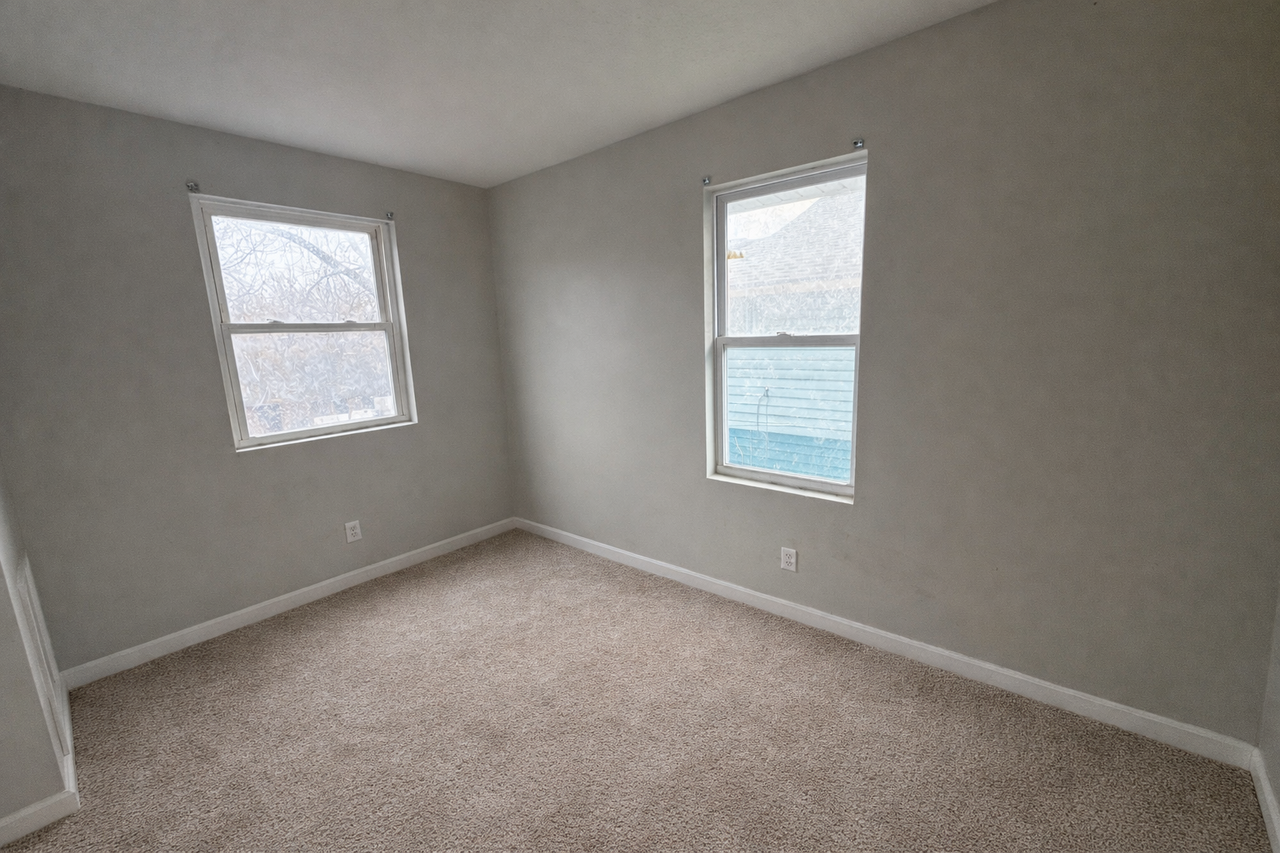 841 N Lasalle St - Photo 4 of 8