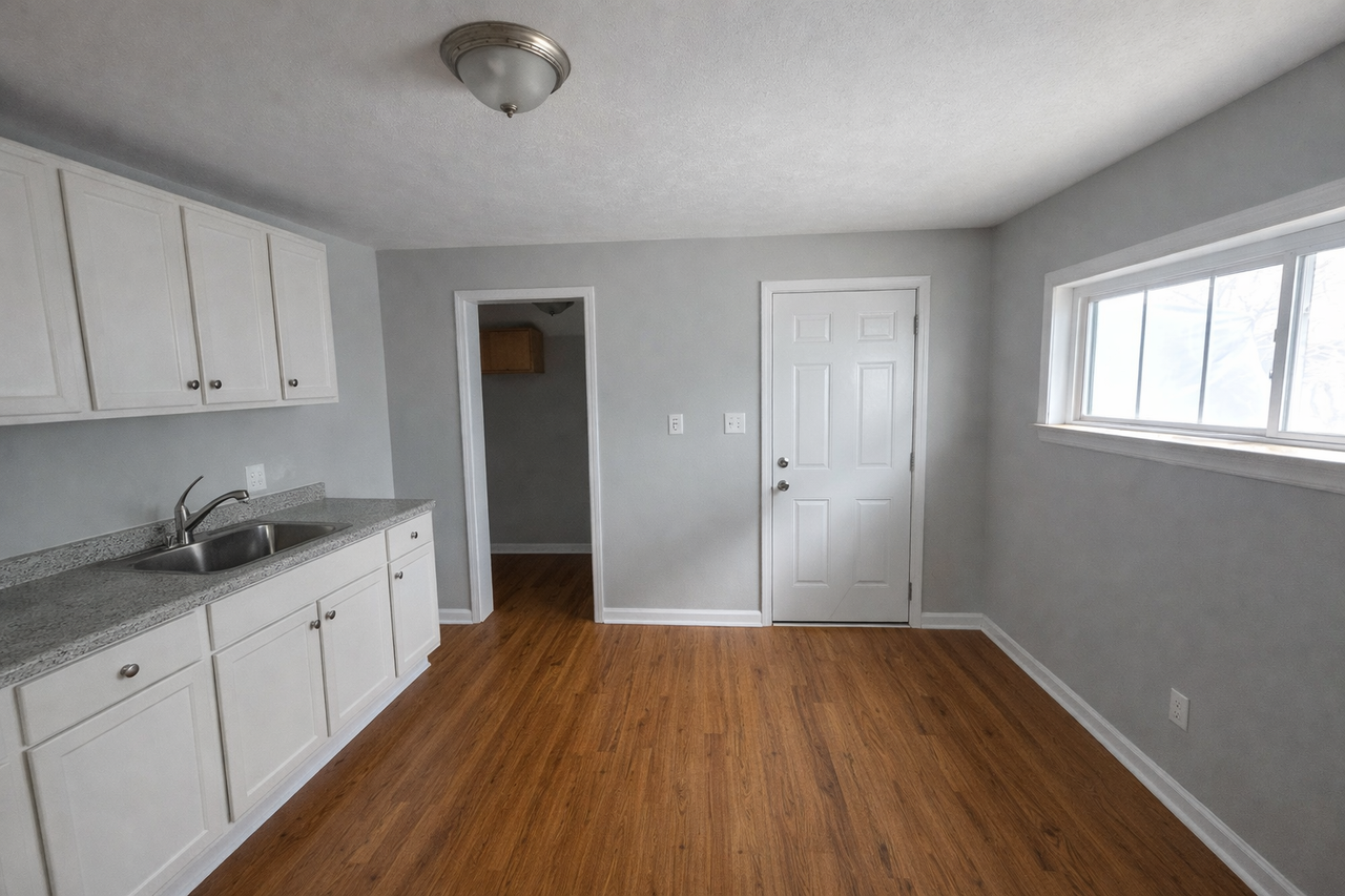 841 N Lasalle St - Photo 6 of 8