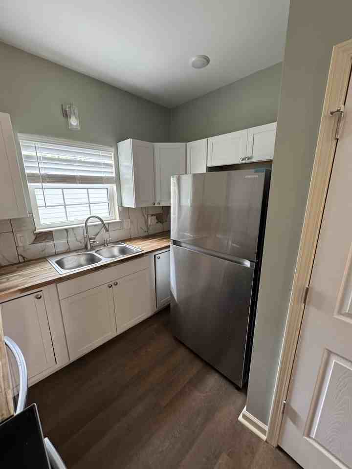 260 Cedar St #B - Photo 3 of 12