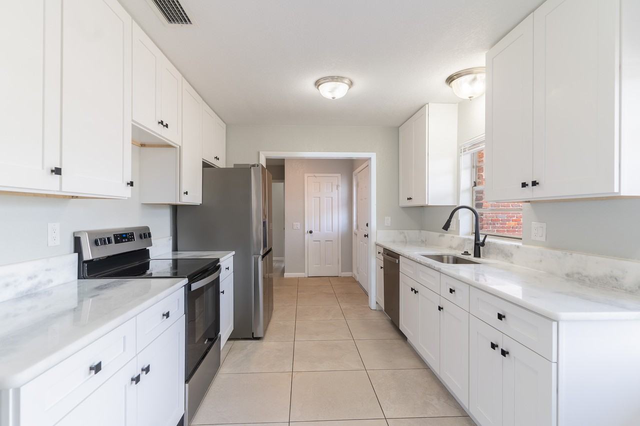 124 Shelley Dr - Photo 3 of 14