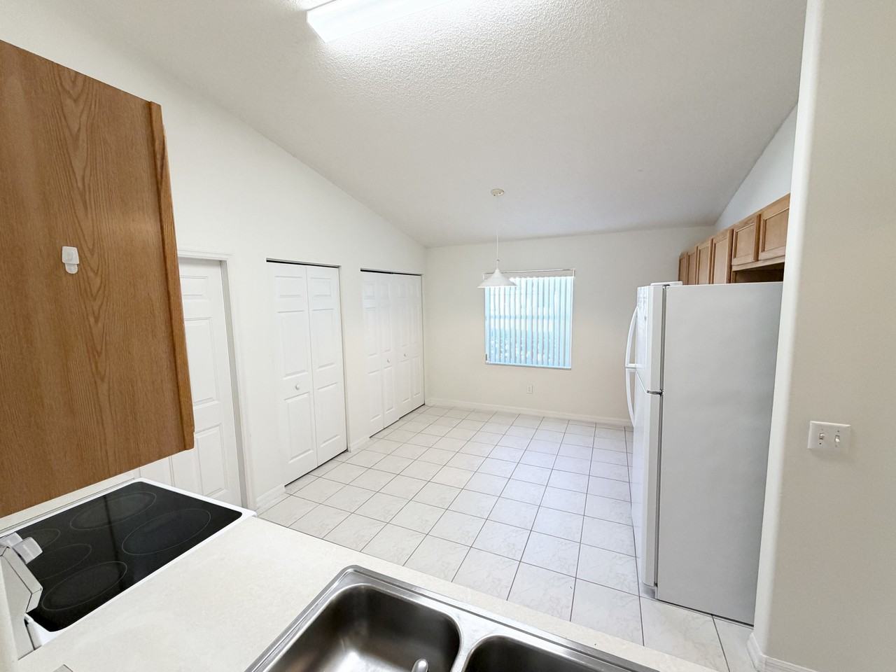 120 Foxhall Ln - Photo 4 of 25