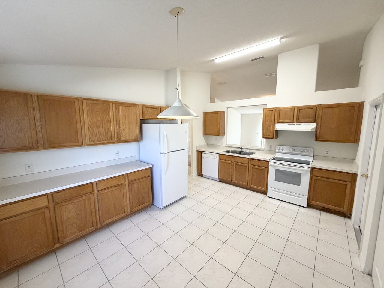 120 Foxhall Ln - Photo 7 of 25