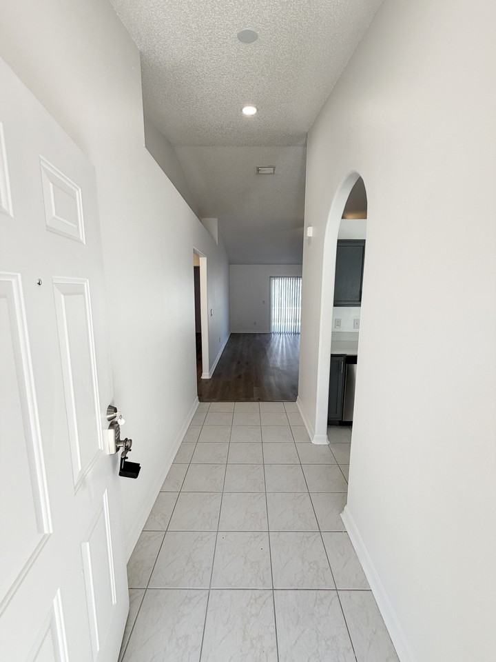 6 Folson Ln - Photo 2 of 29