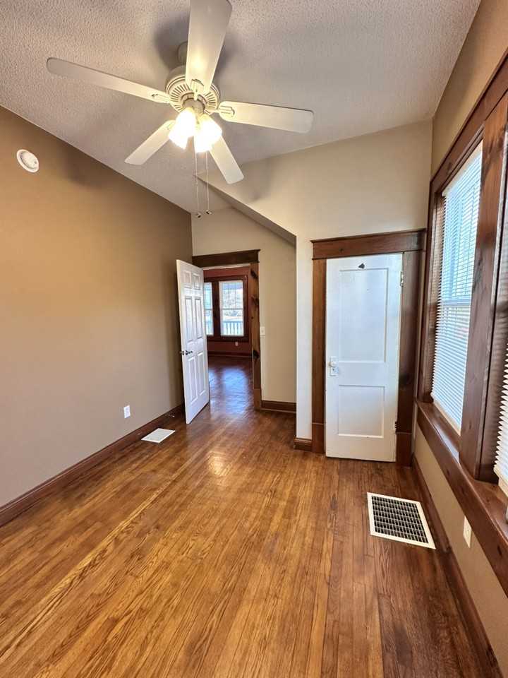 923 East Hillcrest Drive #2 - Photo 6 of 21