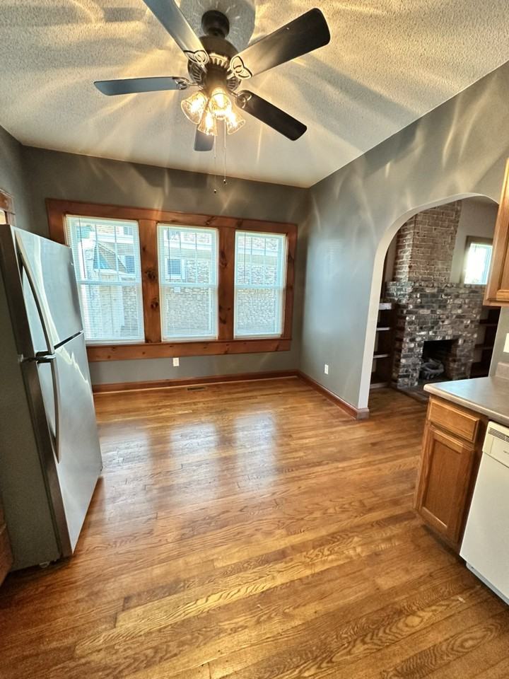 923 East Hillcrest Drive #2 - Photo 2 of 21