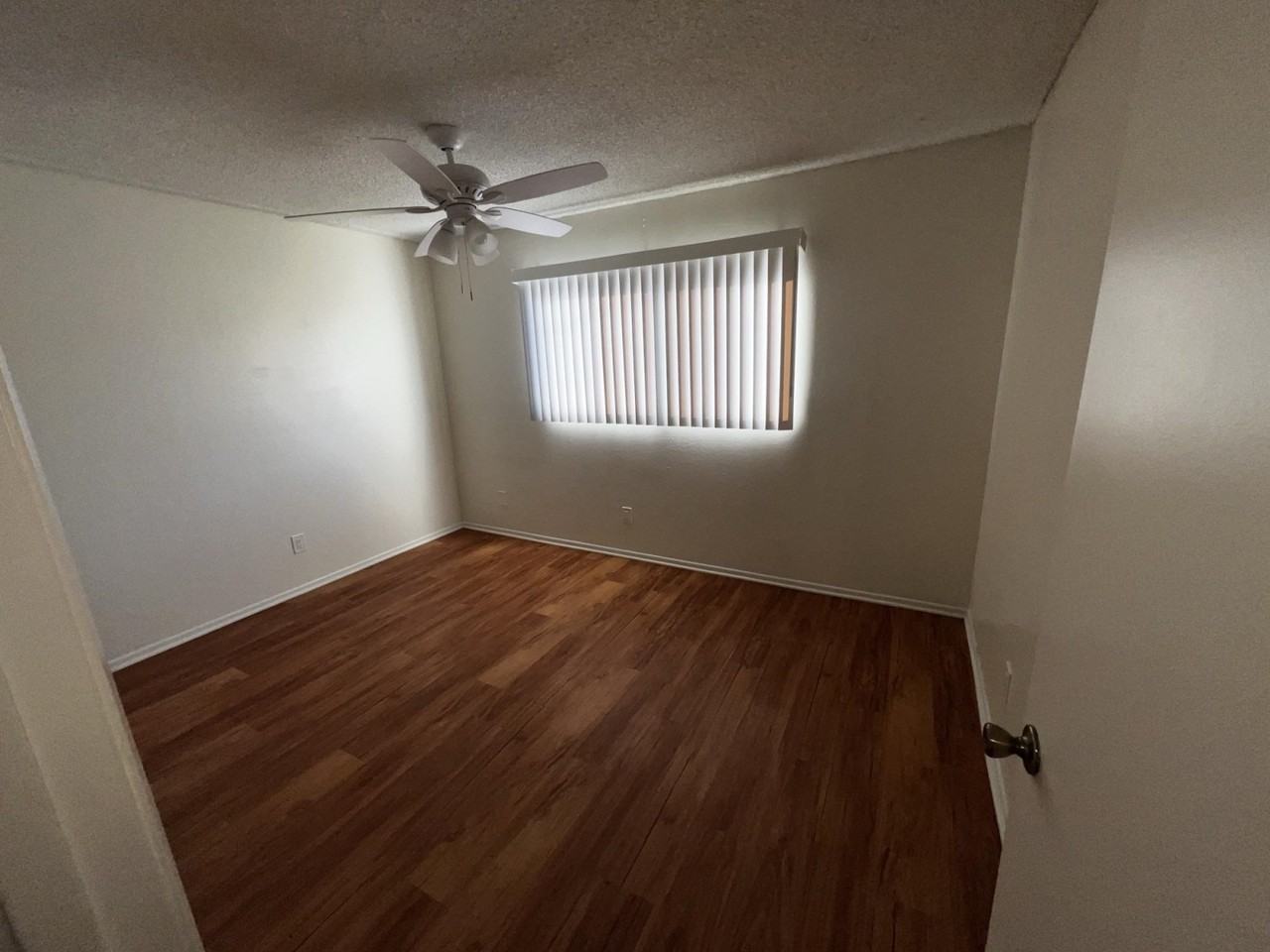 Ryon ave Apartments - Photo 6 of 7