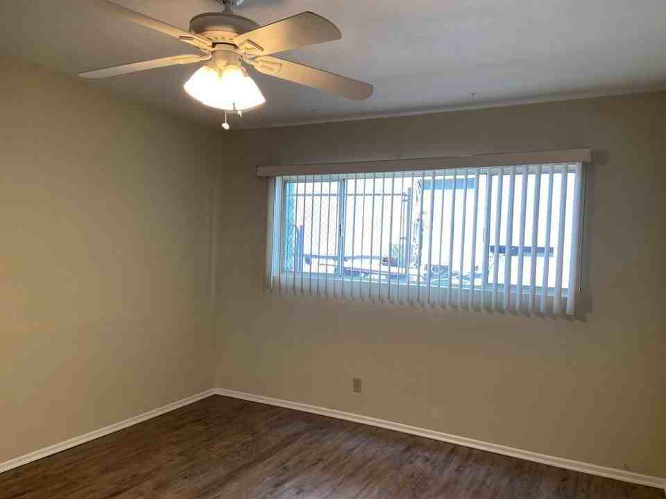 4439 Ocean View Blvd - Photo 6 of 24