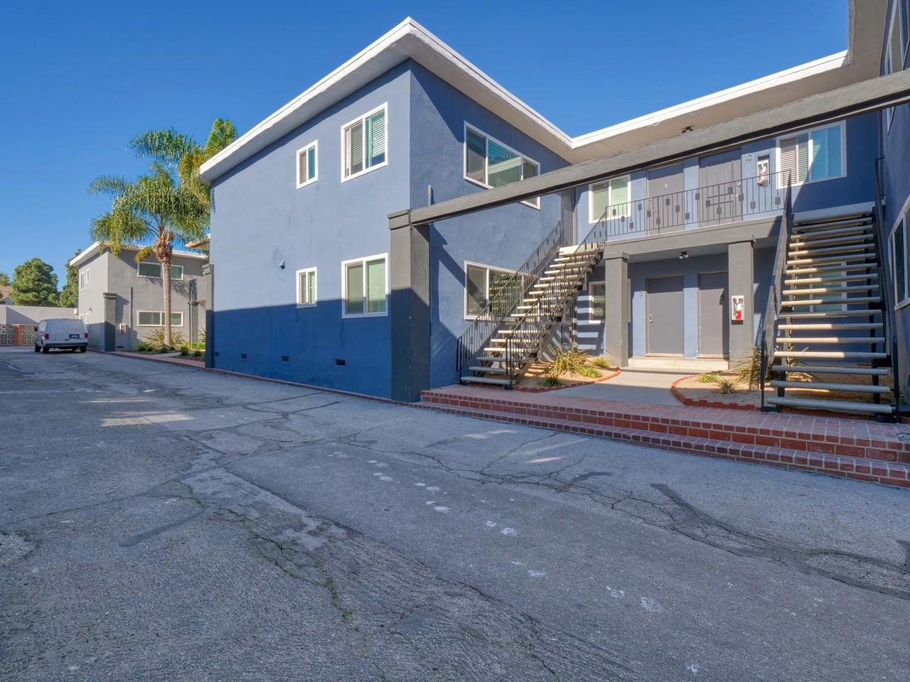 21023 Amie Ave - Photo 4 of 46