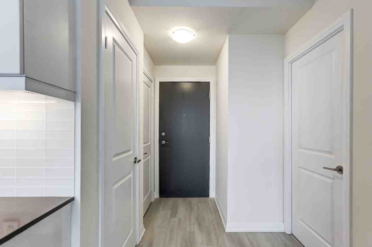 3260 Sheppard Avenue East #1702 - Photo 2 of 21