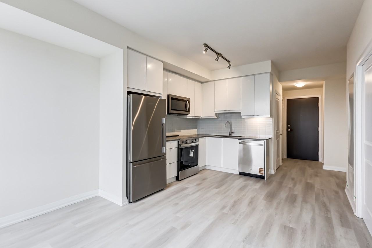 3260 Sheppard Avenue East #1702 - Photo 6 of 21
