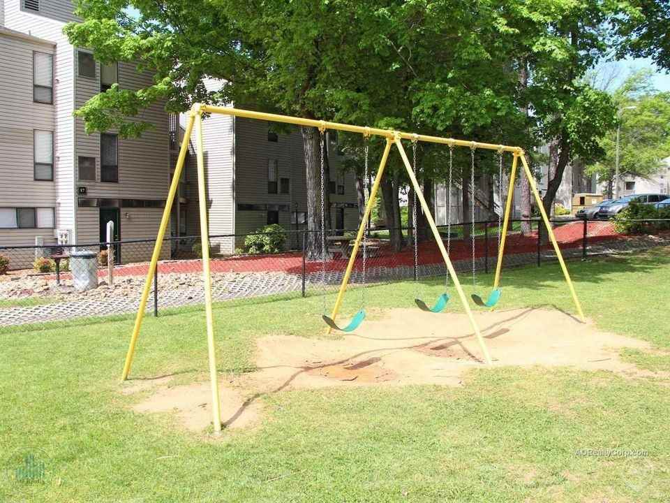 Meadowood Apartments - Photo 7 of 22