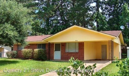 606 Elm St - Photo 3 of 9