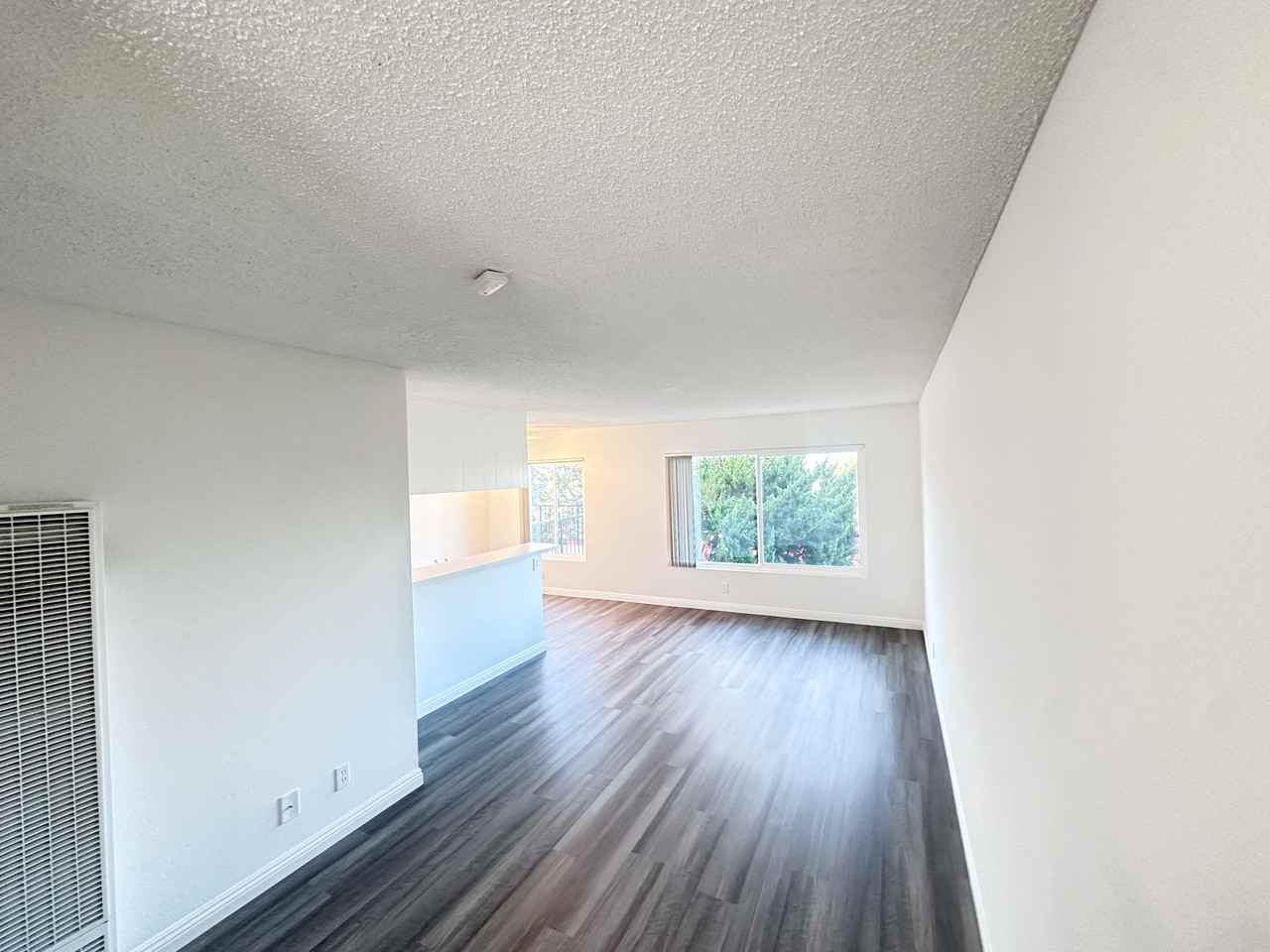 2723 Vanderbilt Lane - Photo 2 of 9