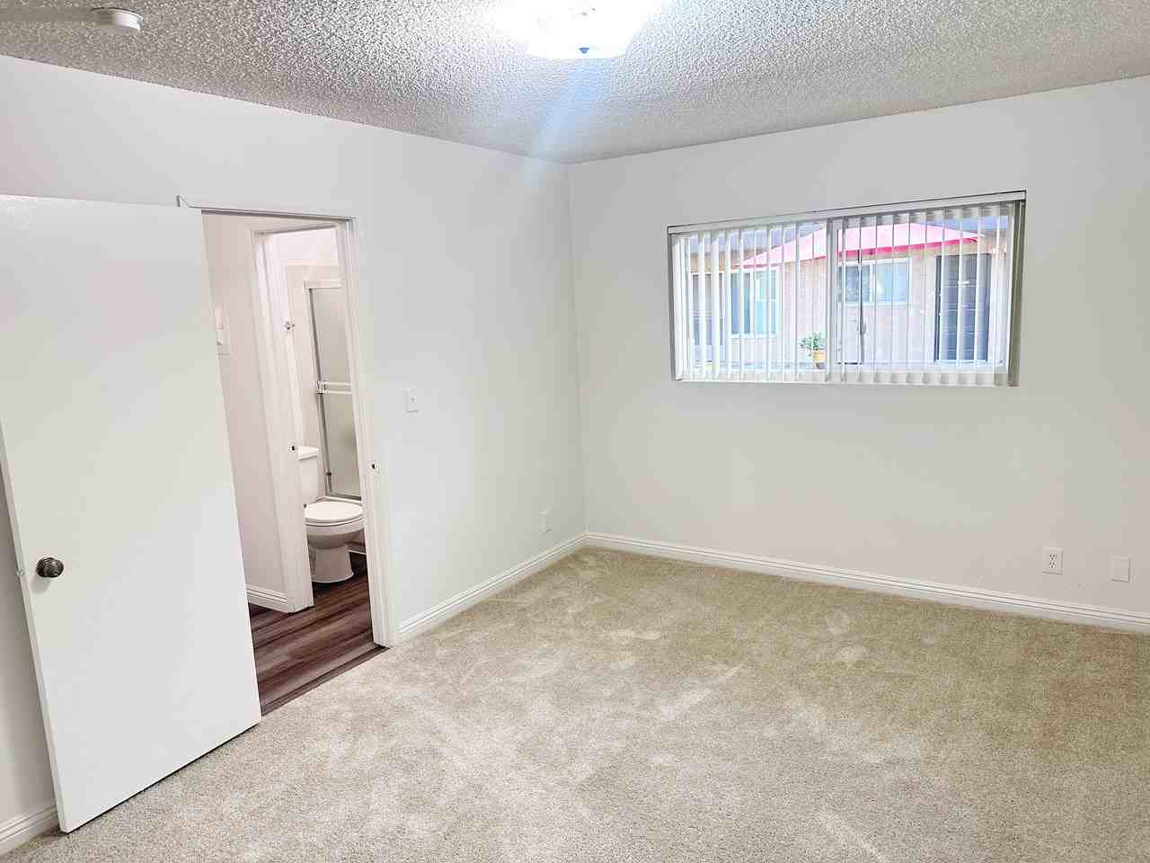 2723 Vanderbilt Lane - Photo 5 of 9