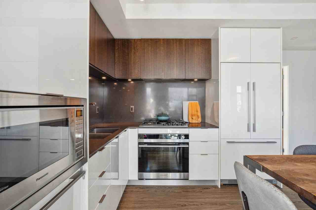 209 East 7th Avenue #605 - Photo 4 of 20