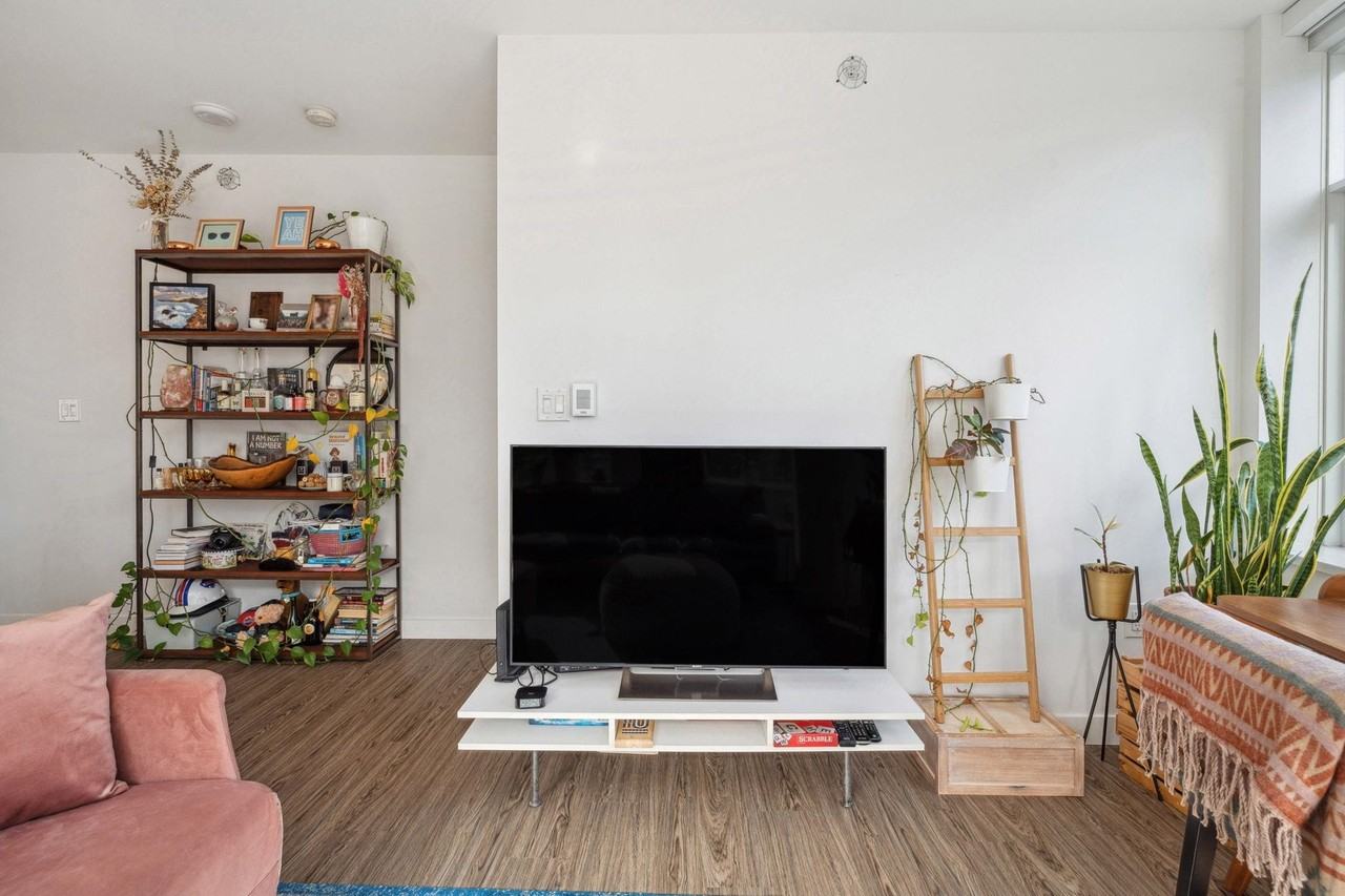 209 East 7th Avenue #605 - Photo 6 of 20