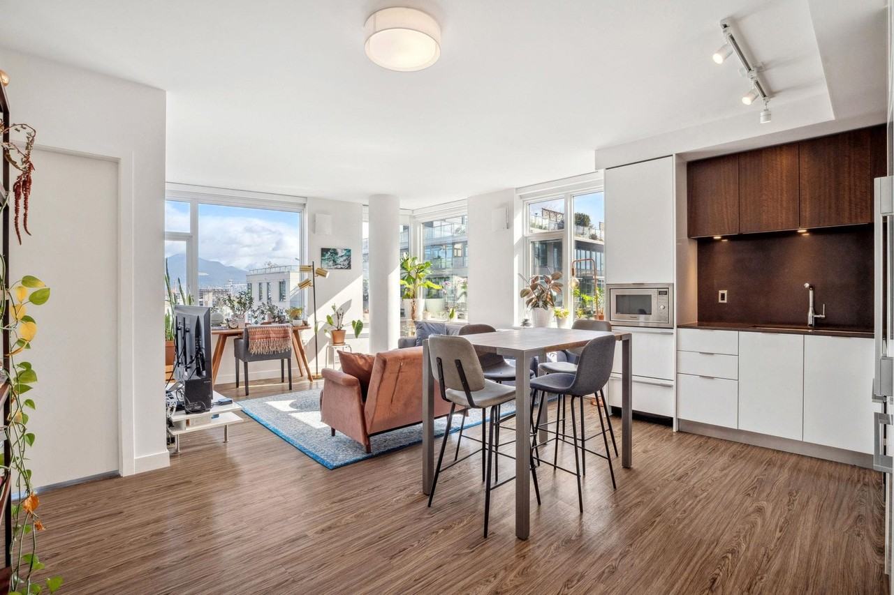 209 East 7th Avenue #605