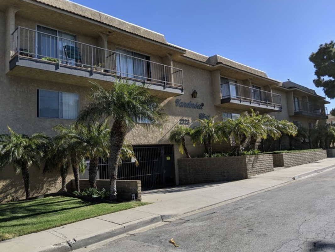 2723 Vanderbilt Lane - Photo 6 of 9