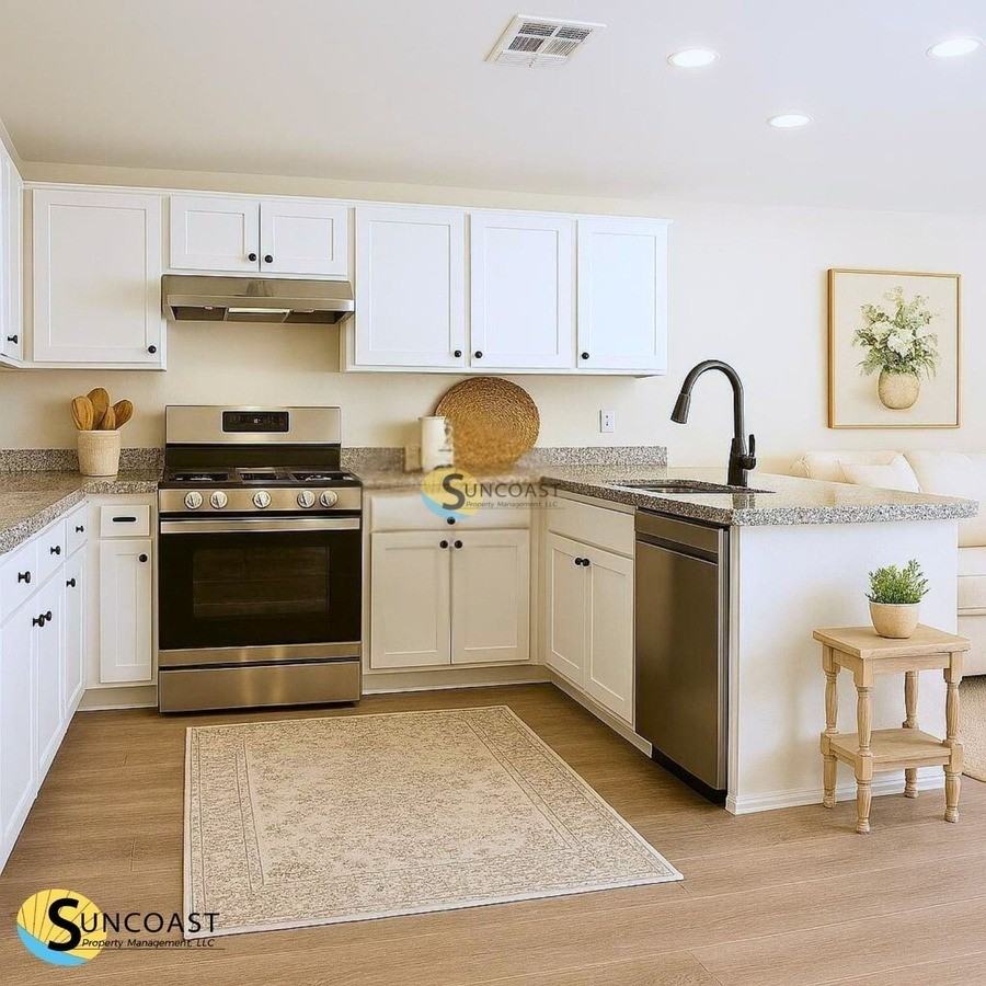 814 Spruce St - Photo 3 of 29