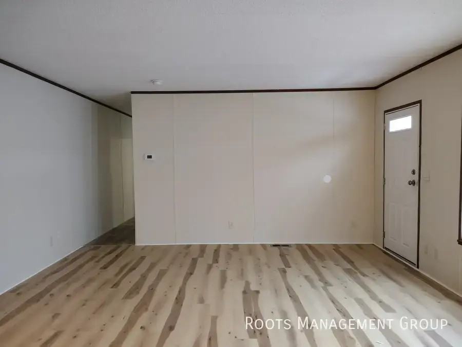 2332 Aurora Ave - Photo 3 of 10