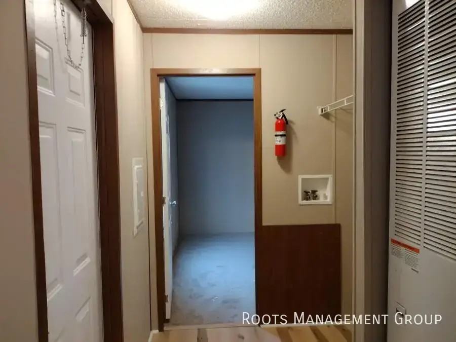 2332 Aurora Ave - Photo 5 of 10